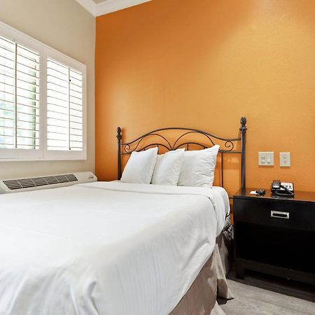 Le Blanc Inn & Suites إل مونتي المظهر الخارجي الصورة