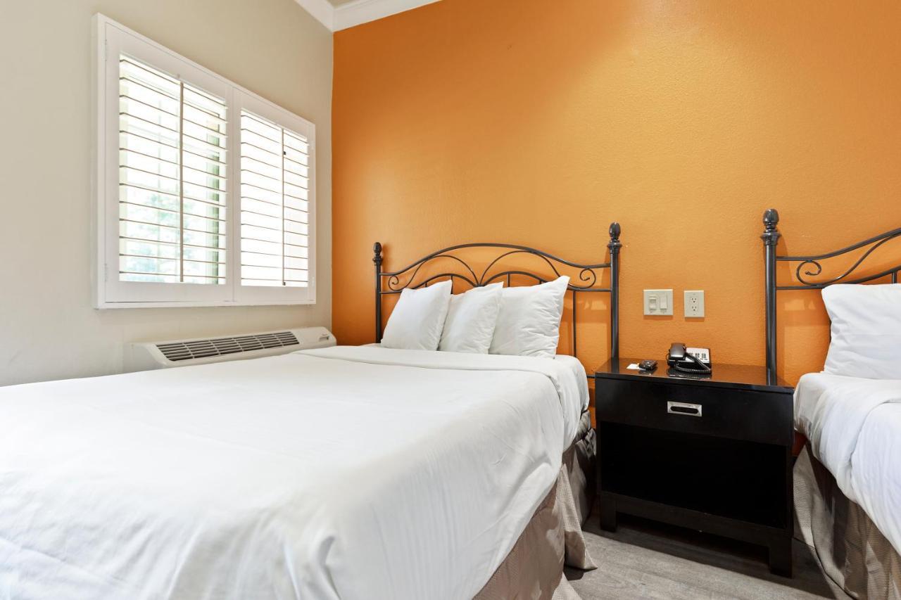 Le Blanc Inn & Suites إل مونتي المظهر الخارجي الصورة