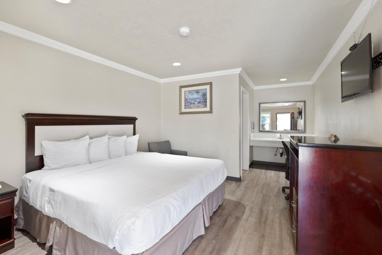 Le Blanc Inn & Suites إل مونتي المظهر الخارجي الصورة